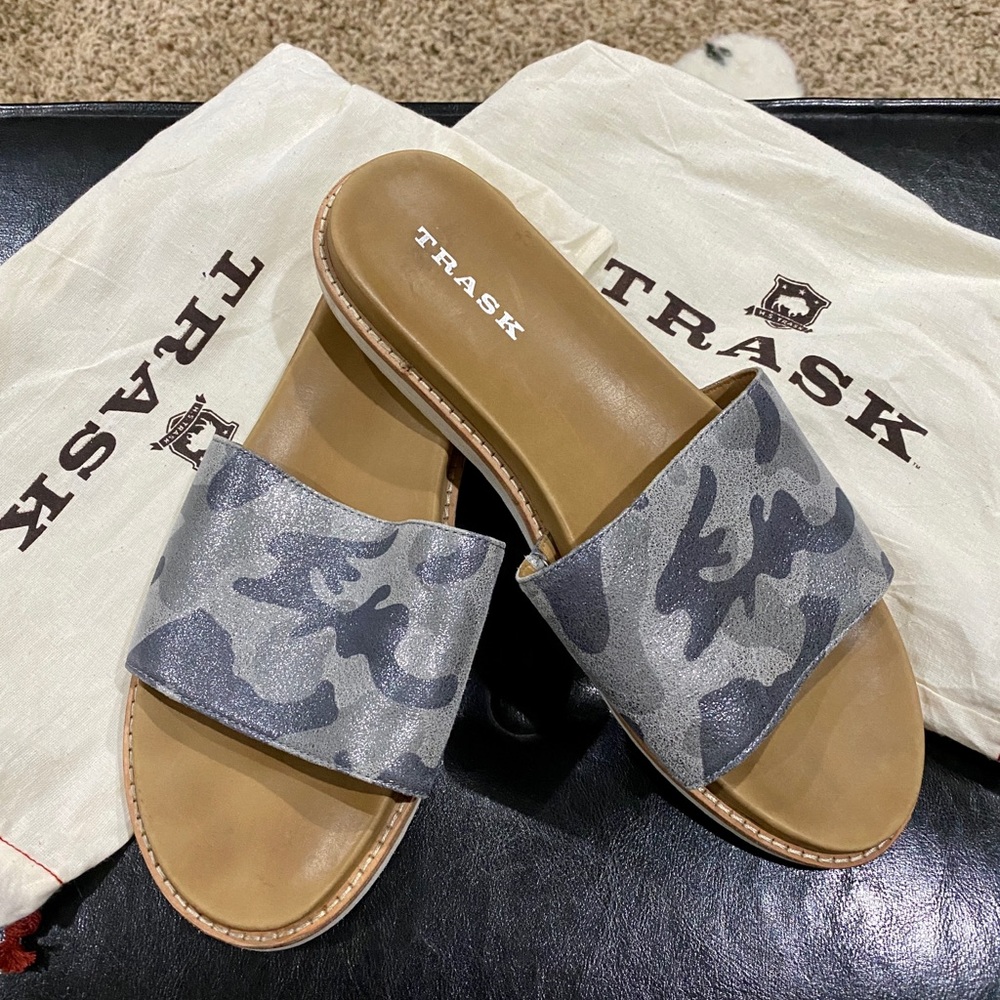 Trask Metallic Sherry Camo Slide, size 11, includes 2 dust bags!